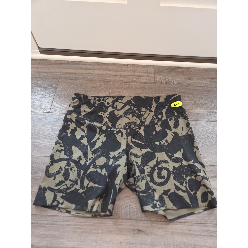 Nike women's shorts size 2x